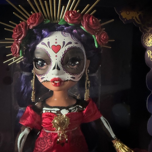 Rainbow High™ 2022 Celebration Edition Día De Los Muertos - New - Picture 11 of 16